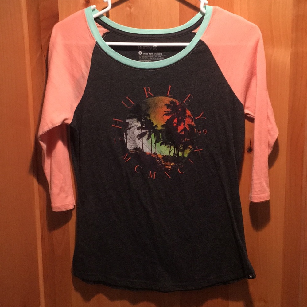 3/4 sleeve Hurley shirt